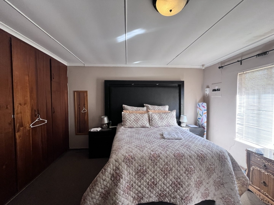 4 Bedroom Property for Sale in Pellissier Free State